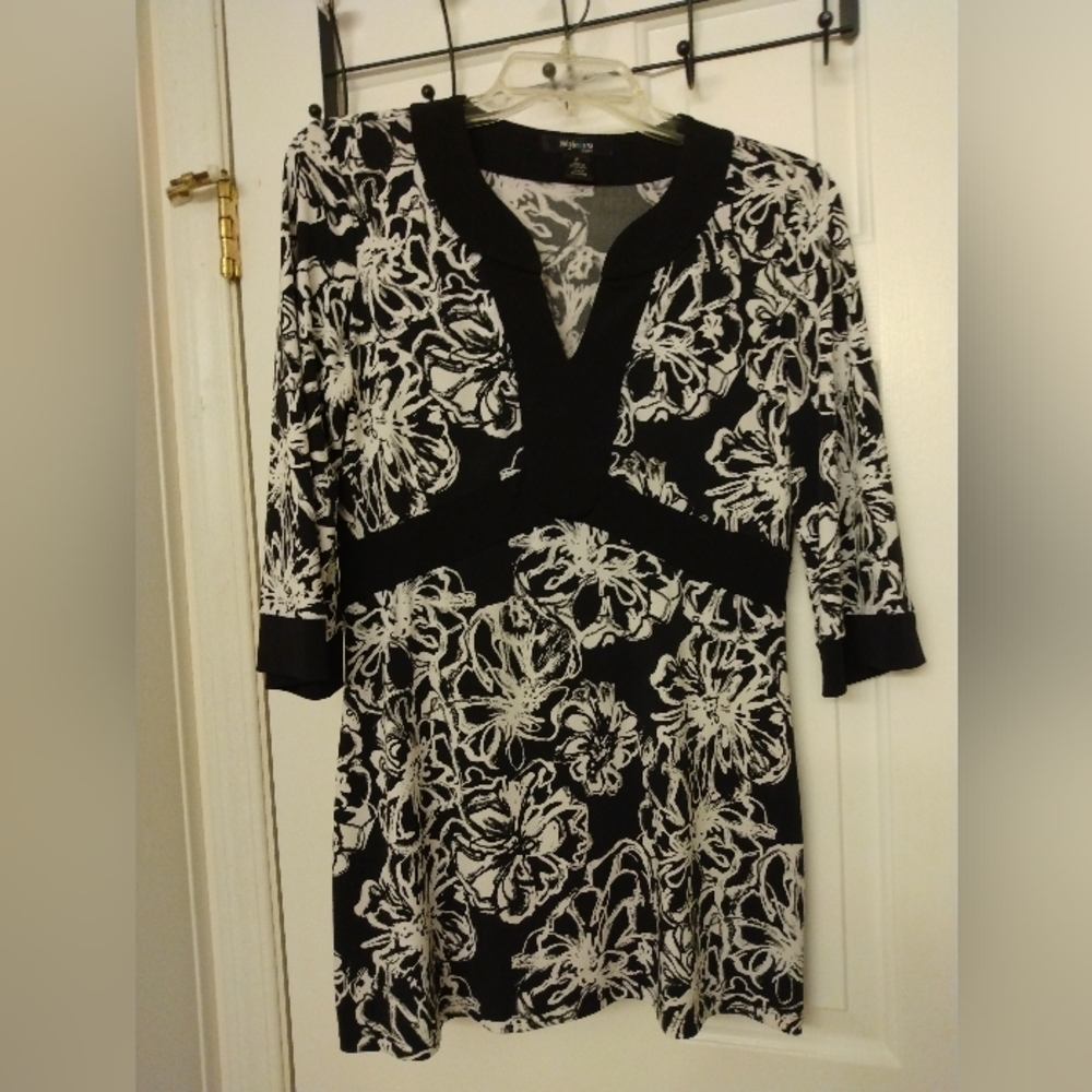 Black and white tunic style blouse